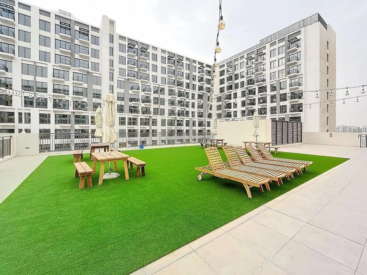 Una Tower - Peaceful One Bedroom In Townsquare Dubai
