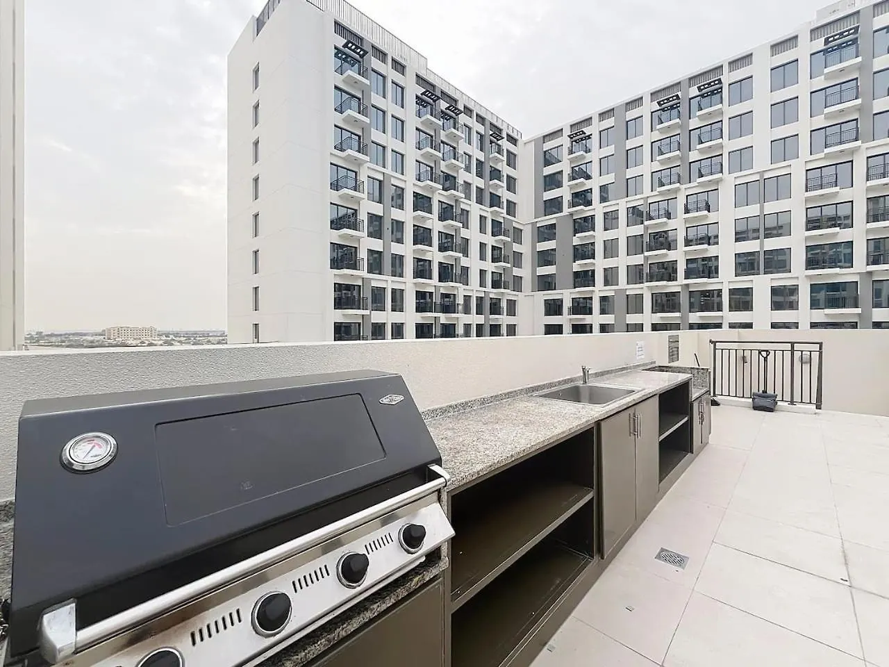 Una Tower - Peaceful One Bedroom In Townsquare Dubai